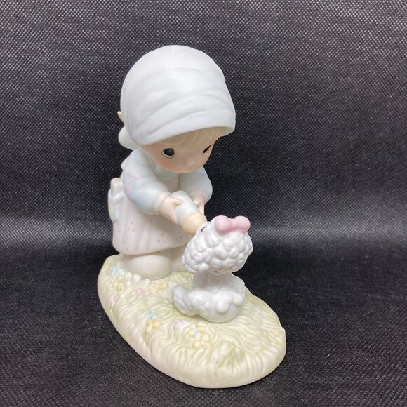 Precious Moments “Feed my sheep” 1987 Member’s only figurine - Picture 1 of 3